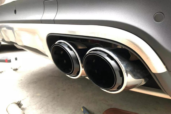 ¿Para qué sirve una cola de escape en el coche?