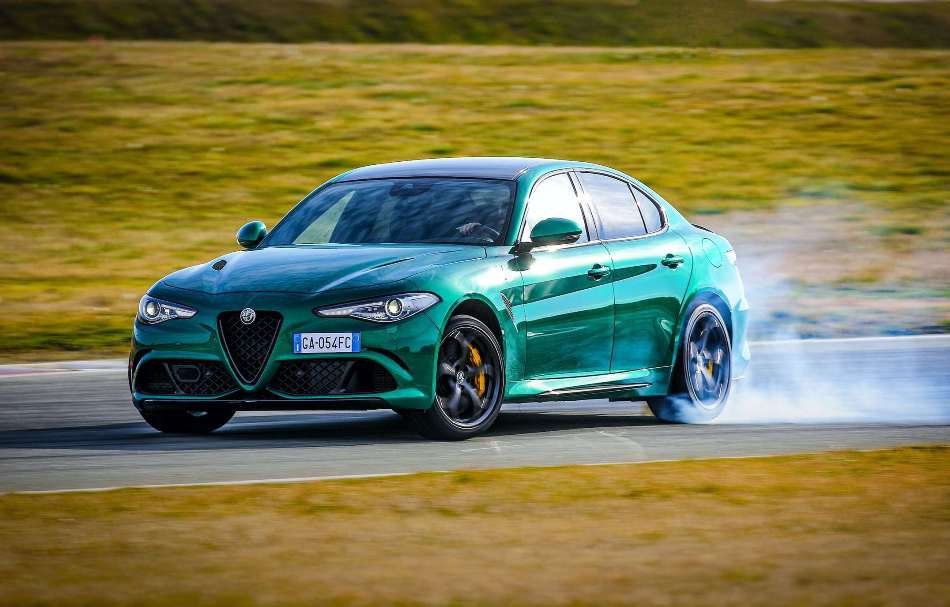 Coche de tracción trasera: ventajas y desventajas