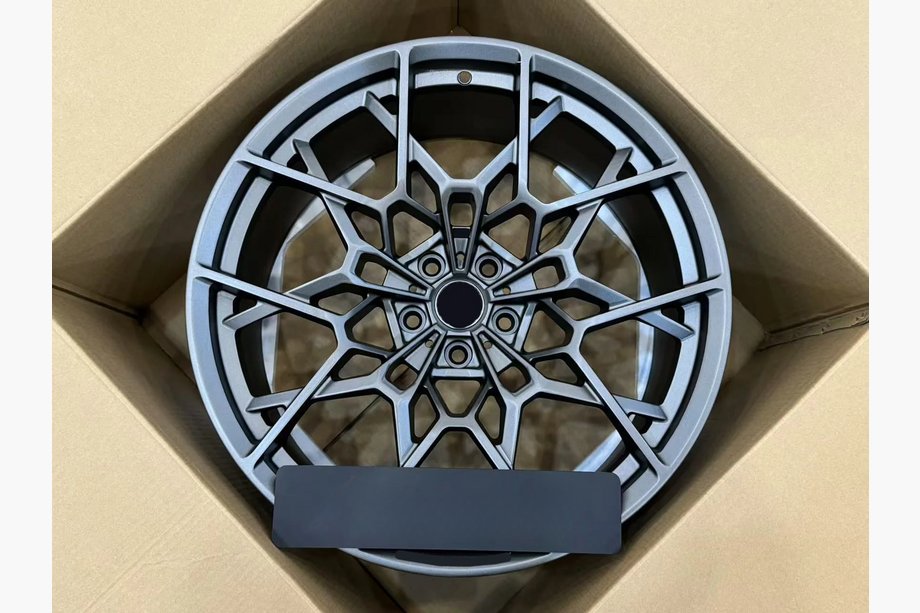 BMW 7 Series G70/G71 2022- Llantas forjadas OEM R22 V6 (juego de 4) Image
