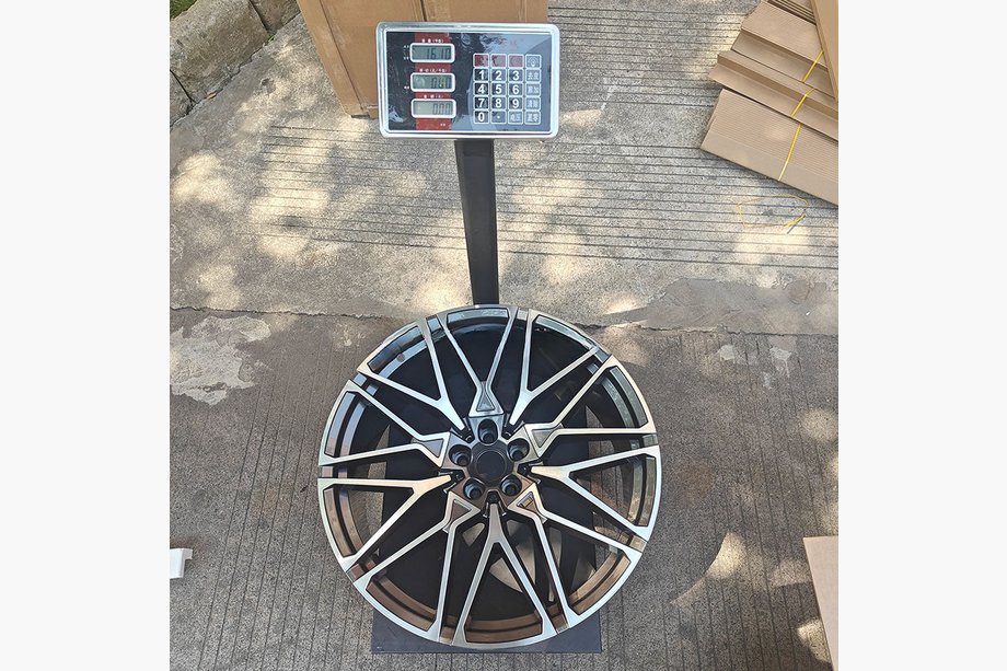 BMW X5 G05 2019–2026 Llantas forjadas OEM R22 V8 (juego de 4) Foto 12