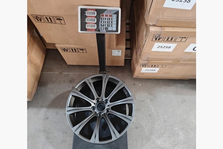 BMW 5 Series F10/F11 2010–2016 Llantas forjadas OEM R19 (Juego de 4) Foto 13