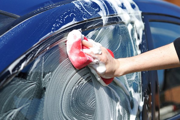 Cómo elegir el champú para coche adecuado para el lavado a mano