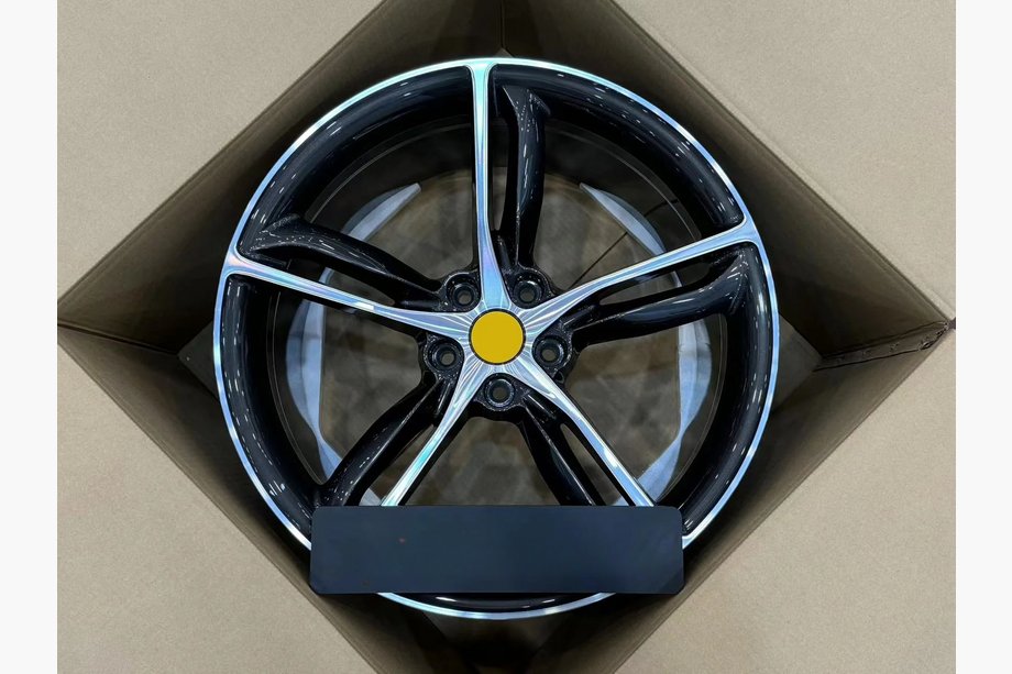 Ferrari 488 GTB 2015-2019 Llantas forjadas OEM R20 V3 (Juego de 4) Foto 1