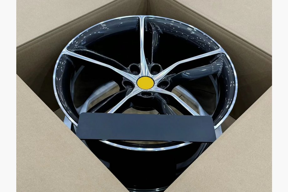 Ferrari 488 GTB 2015-2019 Llantas forjadas OEM R20 V3 (Juego de 4) Foto 3