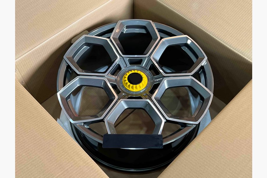Lamborghini Huracan 2014- Llantas forjadas OEM R20 V1 (juego de 4) Image