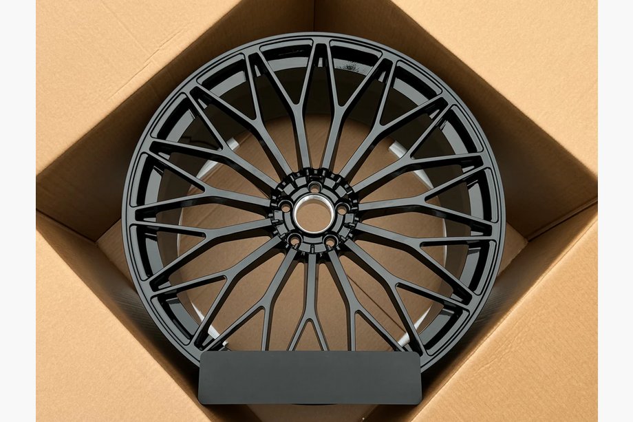 Lamborghini Urus 2018- Llantas forjadas OEM R23 V7 (Juego de 4) Image