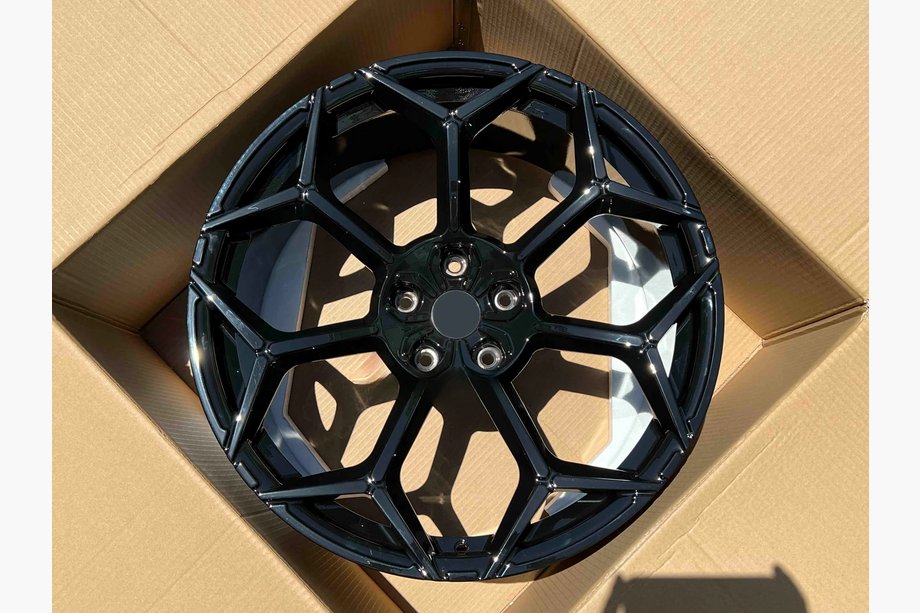 Lamborghini Urus 2018- Llantas forjadas OEM R23 V8 (juego de 4) Image
