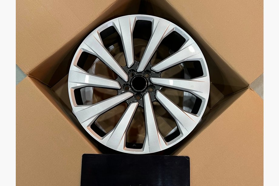 Range Rover V L460 2021- Llantas forjadas OEM R23 V3 (Juego de 4) Image