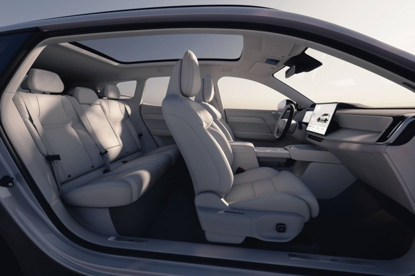 Reseña Volvo XC70 2025: Híbrido de autonomía extendida Foto 6