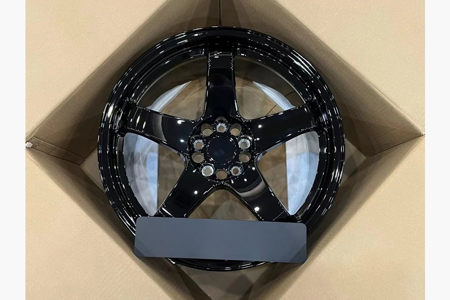 Nissan Skyline 1998-2002 Llantas forjadas OEM R19 (Juego de 4) Image