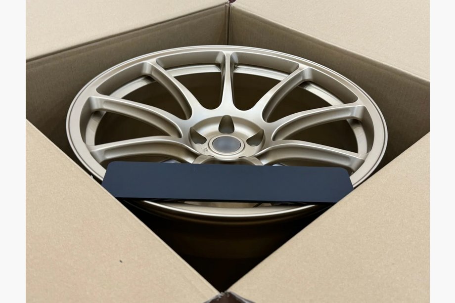 Nissan GT-R 2008-2025 Llantas forjadas OEM R20 V2 (juego de 4) Foto 6