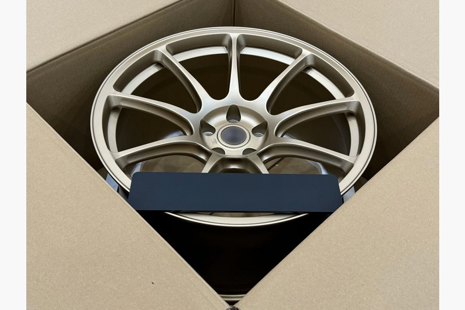 Nissan GT-R 2008-2025 Llantas forjadas OEM R20 V2 (juego de 4) Foto 5