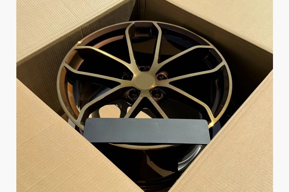 Porsche Panamera 2016-2023 Llantas forjadas OEM R21 (juego de 4) Foto 2