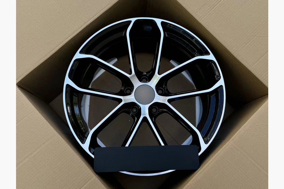 Porsche Cayenne 2018- Llantas forjadas OEM R21 V2 (juego de 4) Image