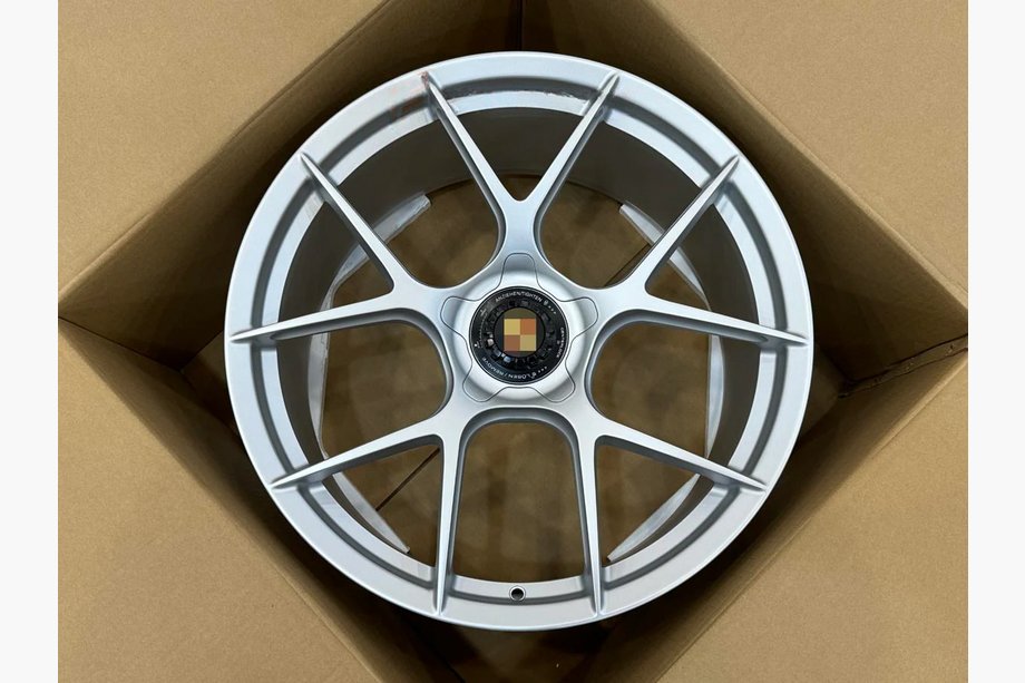 Porsche 911 (992) 2018– Llantas forjadas OEM R20 R21 V39 (Juego de 4) Image