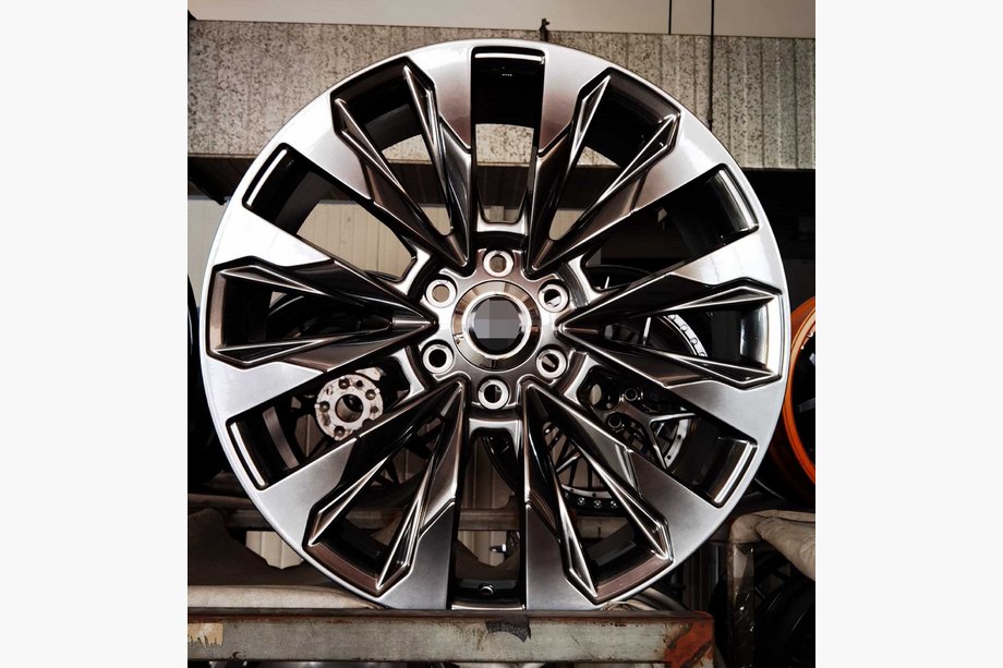 Toyota Land Cruiser 300 2021- Llantas forjadas OEM R20 V1 (juego de 4) Image