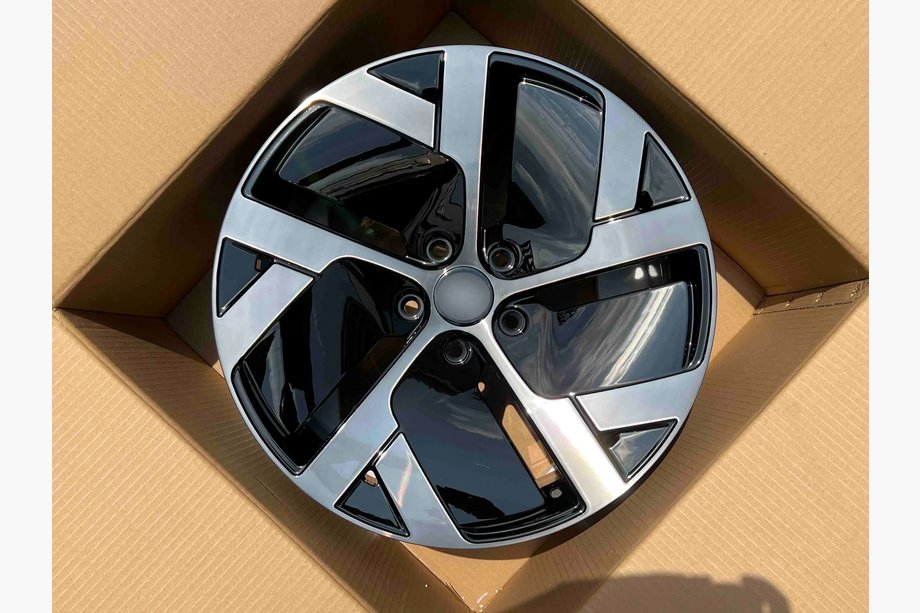 Lucid Air Llantas forjadas OEM R19 V1 (Juego de 4) Image