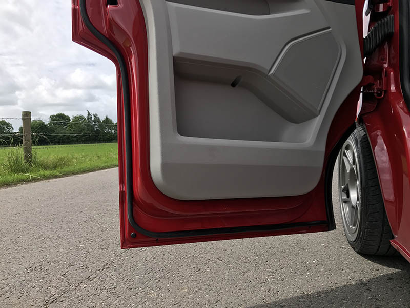 Sellos adicionales para puertas de coche: confort y silencio