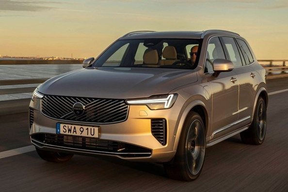 Volvo XC90 II (2024): SUV familiar de lujo con tecnologia hibrida Foto 3