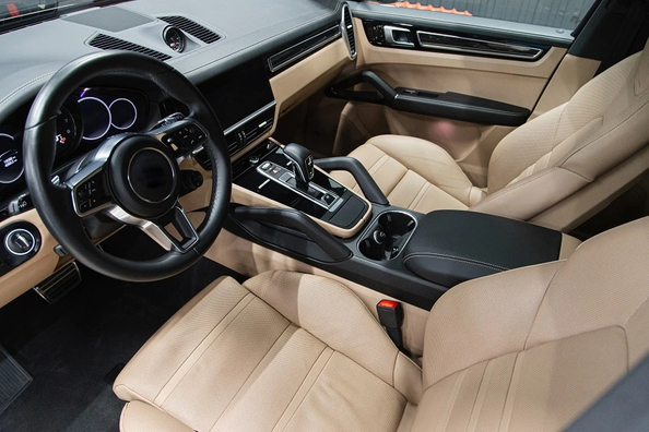 Cuero natural o materiales ecológicos: ¿cuál elegir para el tapizado del interior del coche? Foto 1