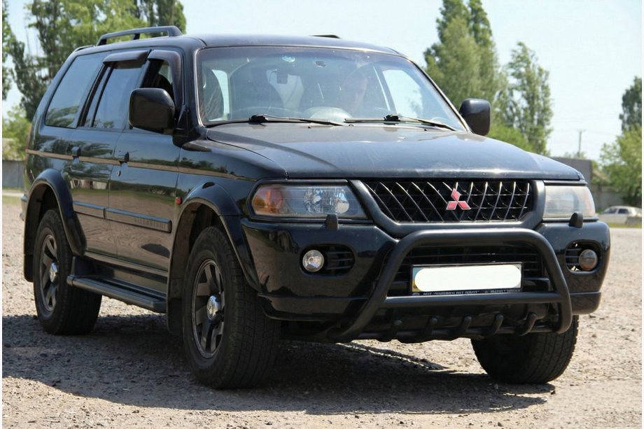 Mitsubishi Pajero Sport 1996-2007 Defensa Delantera WT003 Negra Acero Inoxidable Image