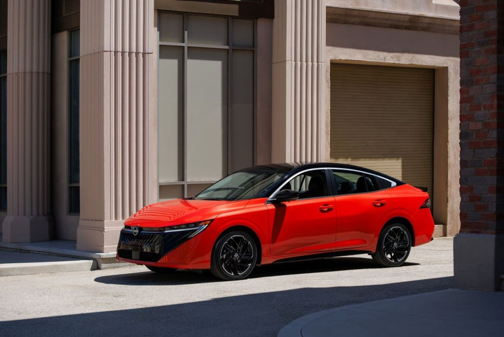 Nissan Sentra 2026: Reseña, especificaciones, versiones y fotos