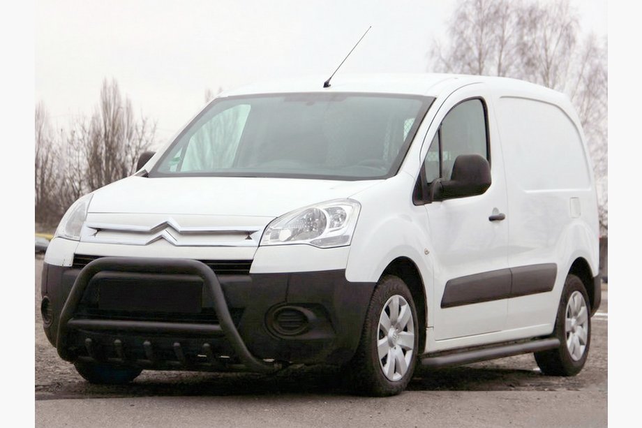 Peugeot Partner Tepee 2008-2018 Defensa Delantera WT003 Negra Acero Inoxidable Image