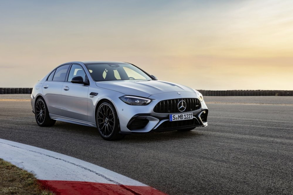 Prueba del Mercedes-Benz C-Class AMG C 63 SE Performance (W206): Híbrido enchufable dinámico del segmento premium
