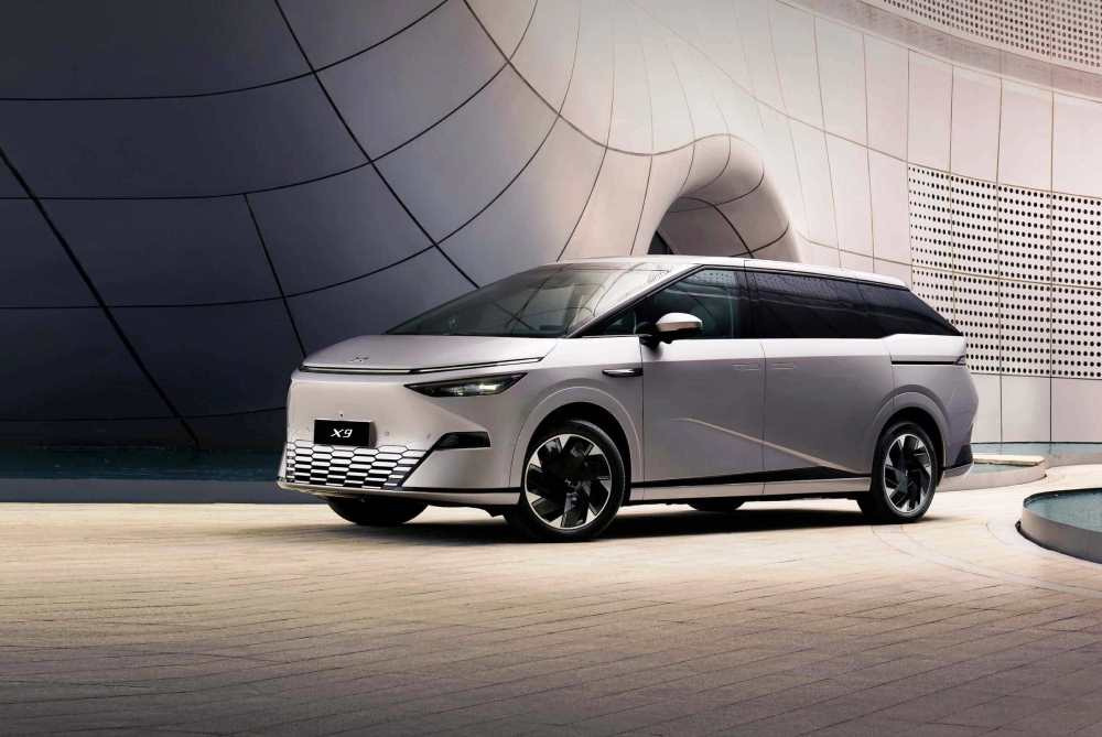 Reseña del XPeng X9: MPV eléctrico futurista para viajes familiares