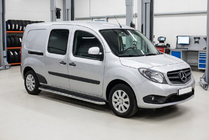 Mercedes Citan 2013-2021 Estribos Laterales Maydos V1 (2 uds., Aluminio y Acero Inoxidable) foto 1