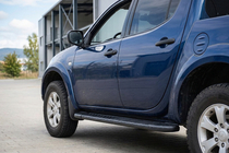 Mitsubishi L200 2006-2015 Estribos Laterales Bosphorus Black (2 uds., Aluminio) foto 1