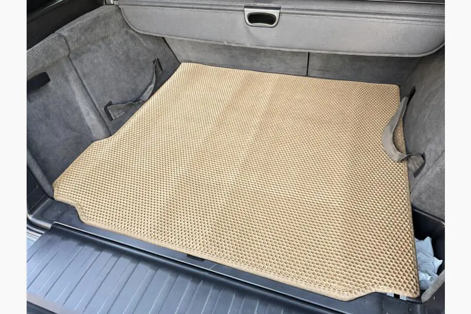 BMW X5 E70 2007-2013 Alfombrilla de goma para maletero Carsuit (Beige) Foto 2
