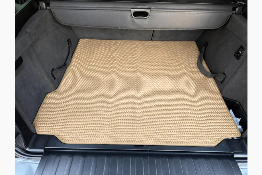 BMW X5 E70 2007-2013 Alfombrilla de goma para maletero Carsuit (Beige) Foto 1