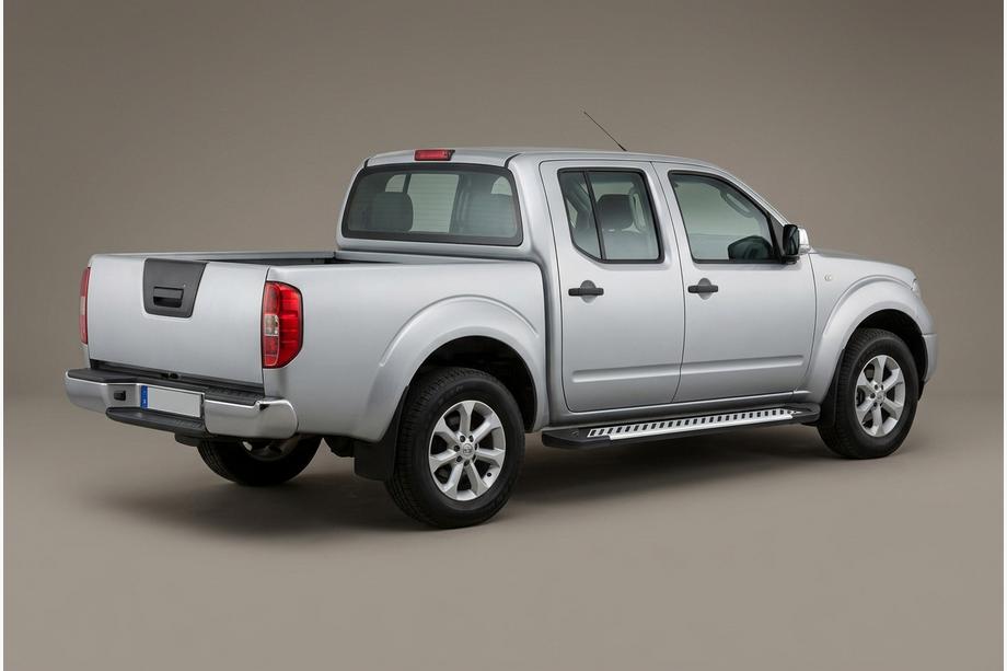 Nissan Navara 2006-2015 Estribos Laterales Line (2 uds., Aluminio) Image