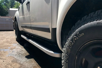 Nissan Navara 2006-2015 Estribos Laterales Tayga (2 uds., Aluminio) foto 1