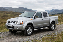 Nissan NP300 1999-2015 Estribos Laterales Maydos V1 (2 uds., Aluminio y Acero Inoxidable) foto 1