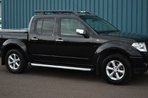 Nissan Navara 2006-2015 Estribos laterales Fullmond (2 uds., aluminio) foto 1