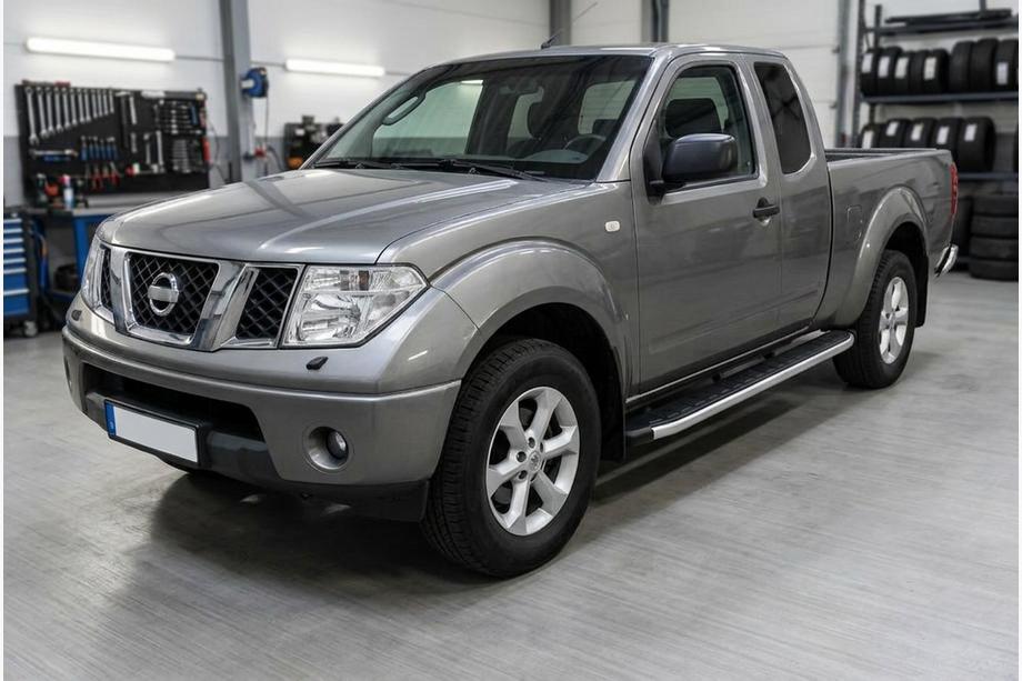 Nissan NP300 1999-2015 Estribos Laterales Fullmond (2 uds., Aluminio) Image