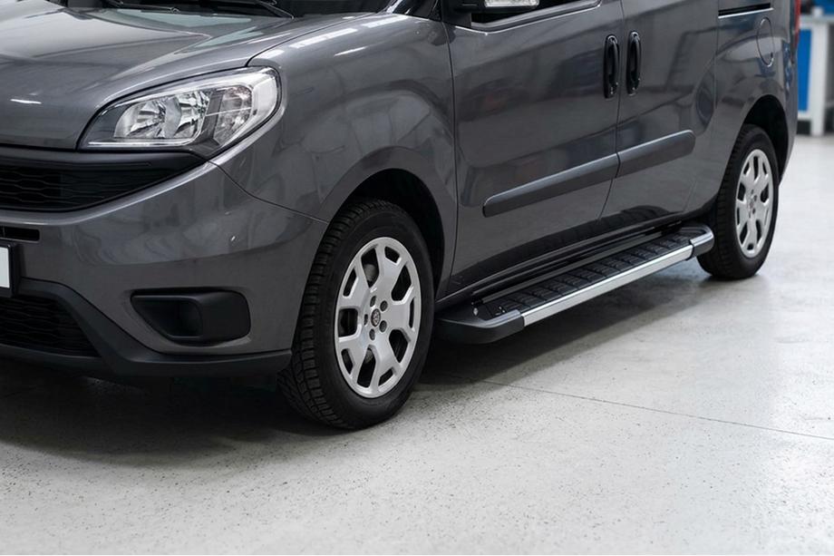 Opel Combo 2012-2018 Estribos Laterales RedLine V1 (2 uds., Aluminio) Image
