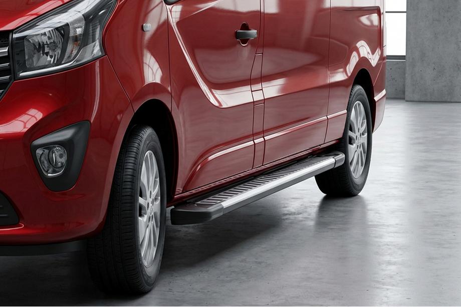 Renault Trafic 2001–2015 Estribos Laterales Line (2 uds., Aluminio) Image