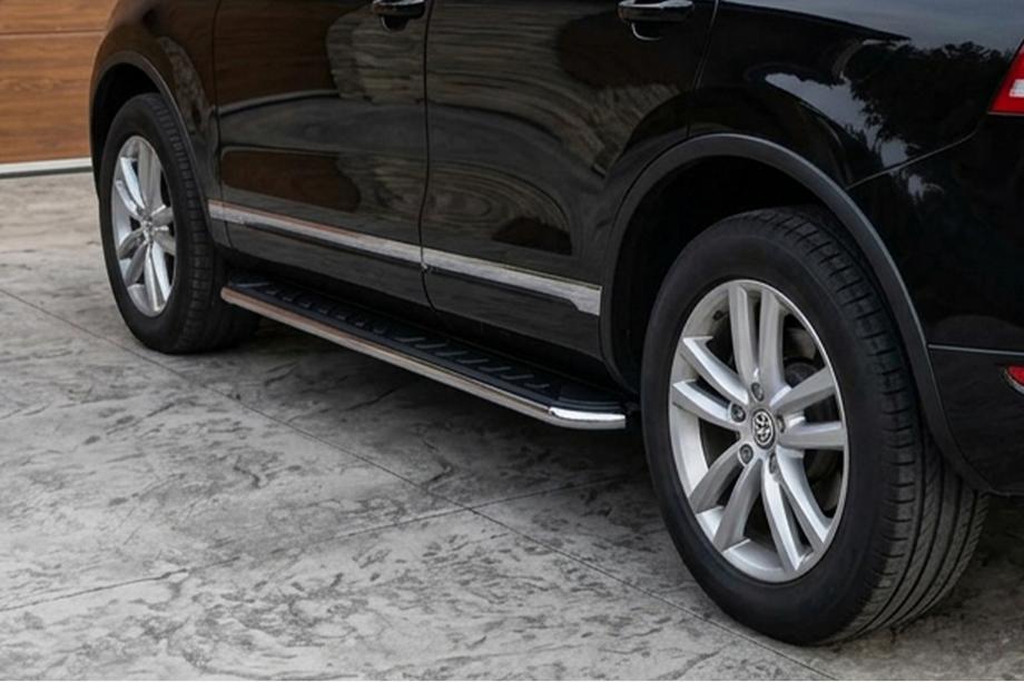 Porsche Cayenne 2003–2010 Estribos Laterales Maydos V1 (2 uds., Aluminio y Acero Inoxidable) Image