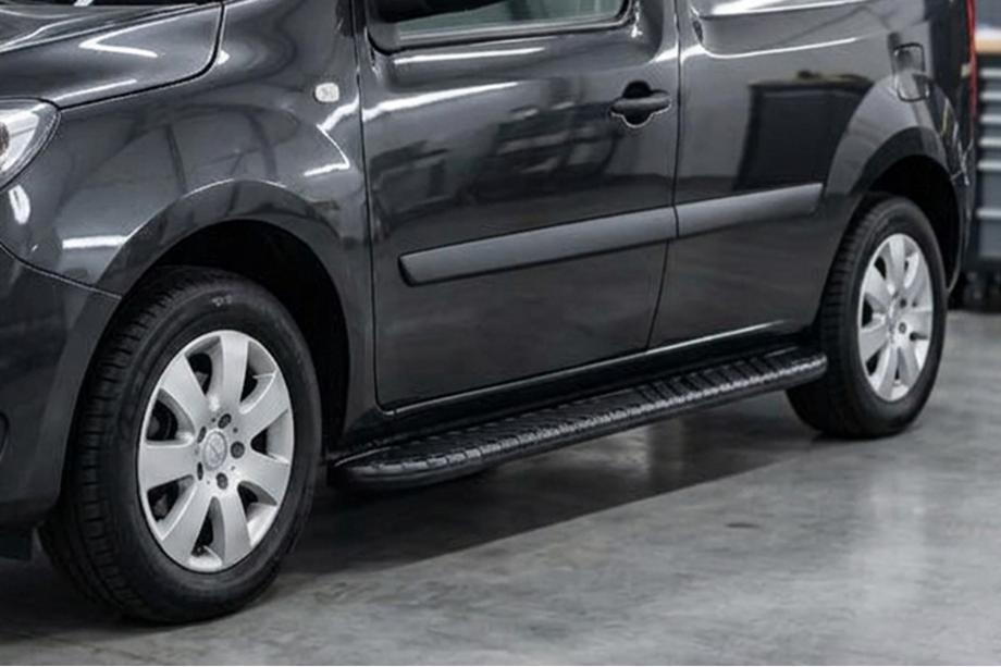 Renault Kangoo 2008–2020 Estribos Laterales Bosphorus Black (2 uds., Aluminio) Batalla Corta Image