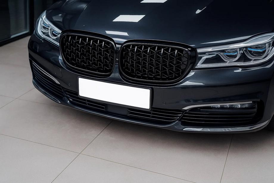 BMW 7 Series G11/G12 2015-2022 Riñones Diamond Black (2016-2019, Negro Brillante) Foto 1