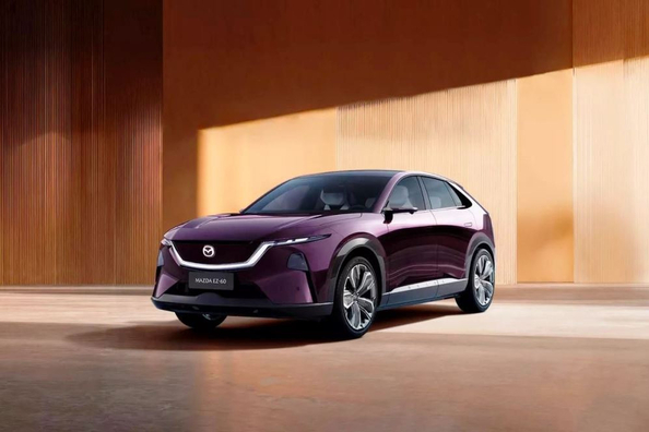 Mazda EZ-60: híbrido y eléctrico en un solo coche