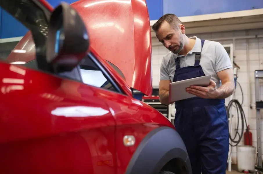¿Qué deberías cambiar justo después de comprar un coche usado?