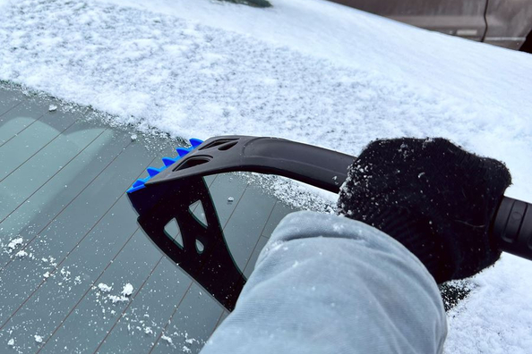 Cómo elegir un rascador de parabrisas para coche: La clave para una visibilidad segura Foto 1