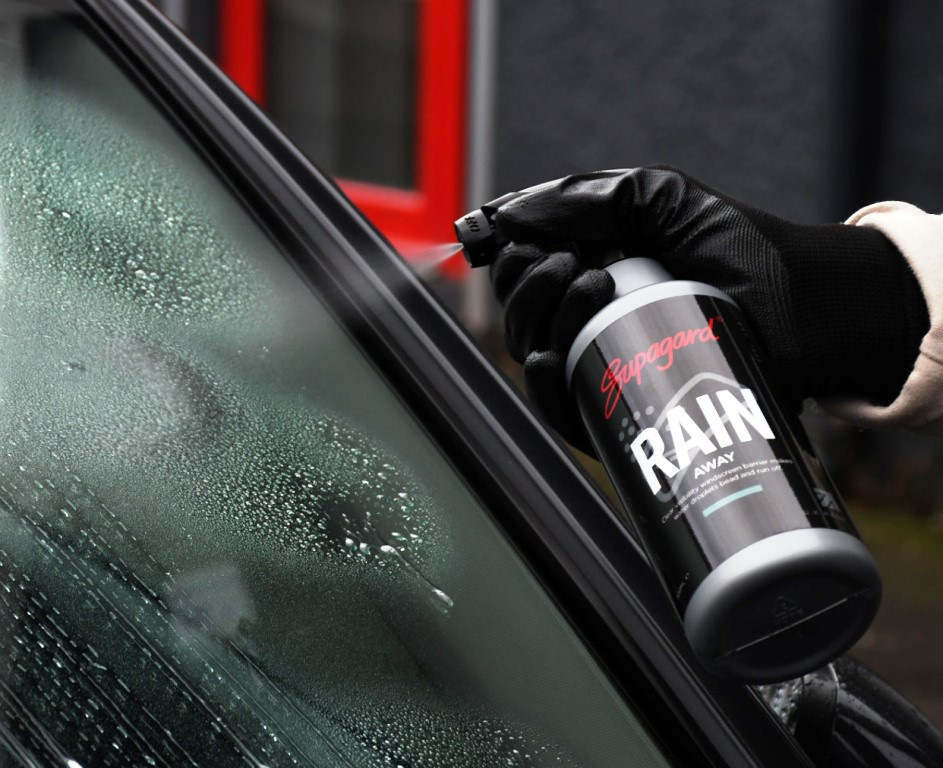 Cuándo aplicar repelente de lluvia en el cristal del coche y cómo lograr el mejor efecto