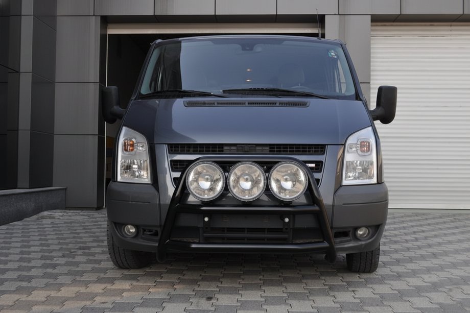 Ford Transit 2000–2014 Defensa Delantera WT018 Negra (2006-2014, Acero Inoxidable) Image