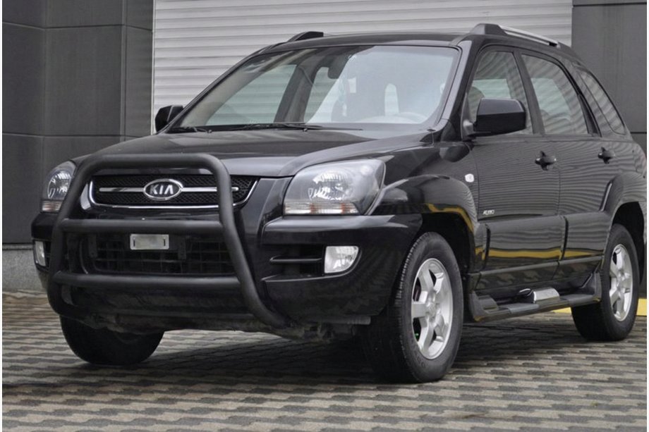 Kia Sportage 2004-2010 Defensa Delantera WT018 Negra (Acero Inoxidable) Image