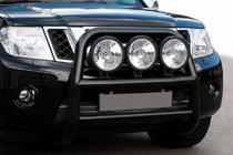 Nissan Navara 2006-2015 Defensa Delantera WT018 Negra (Acero Inoxidable) foto 1